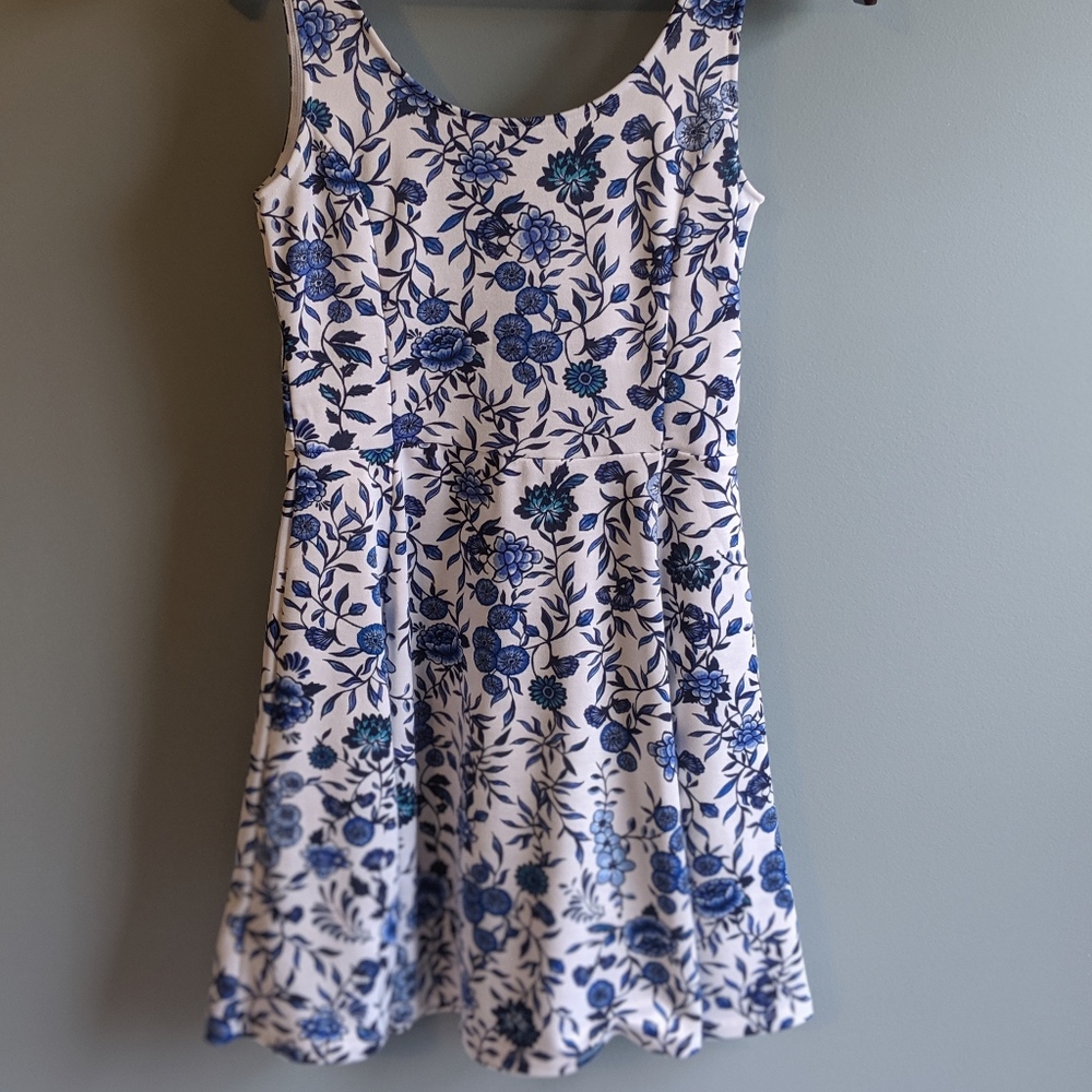 Divided Sleeveless Midi Dress